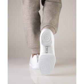Witte danssneakers voor salsa en bachata met spinpoint voor makkelijke draaibewegingen heren Suny Anna Kern 4060
